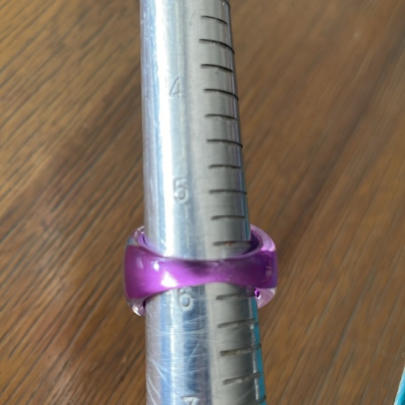 Sz 5.75 Purple Resin polka dot Ring - Picture 10 of 10